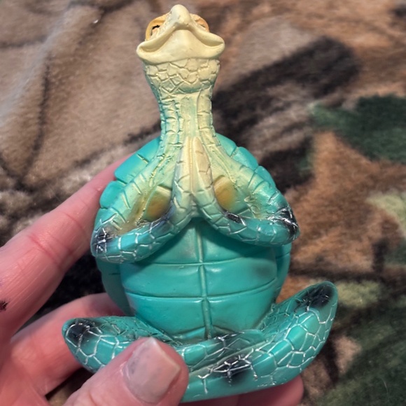 Sea Turtle Figurine Meditating Frog - Picture 2 of 7